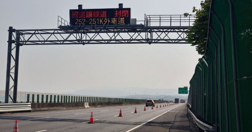 紫斑蝶每分鐘逾1000隻飛越林內 國3緊急封閉讓路