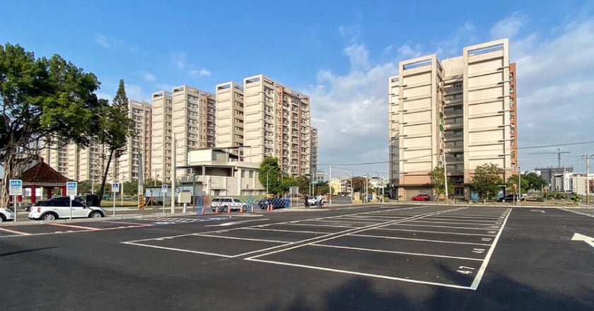 台南原二空眷村都更 首處公設停車場啟用