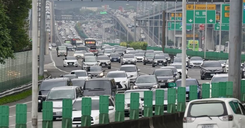 勞動節連假湧車潮 國道、省道恐多時段壅塞一覽
