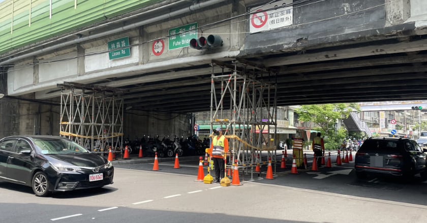 新北福和橋遭撞受損 往台北外側車道即起封閉