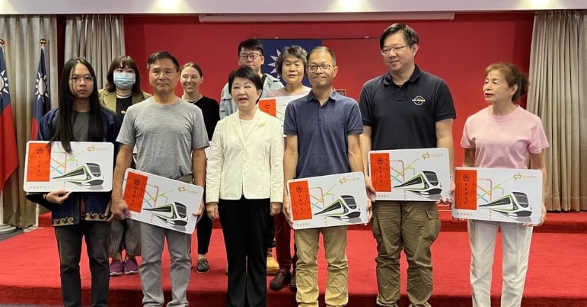 中捷砍人案見義勇為 盧秀燕表揚9人贈獎金