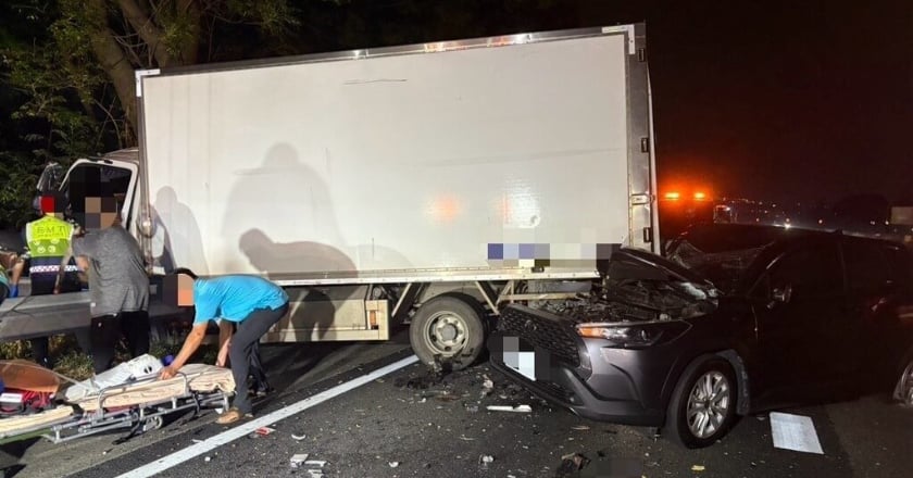 國3龍井路段5車連環撞 釀4傷送醫無大礙