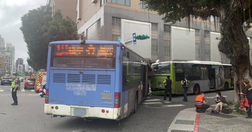 北市公車追撞釀1死15傷 2駕駛分別30萬及10萬交保