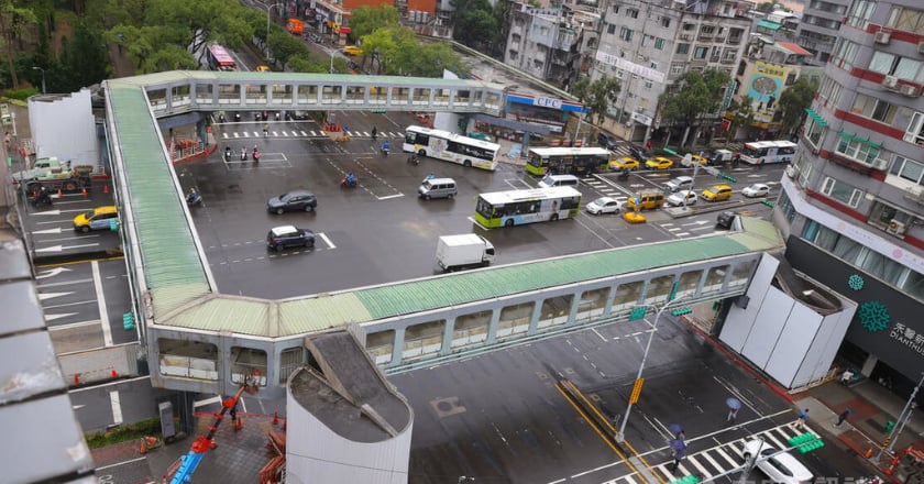 和平新生天橋開拆 護橋團體抗議 北市府：已做好規劃