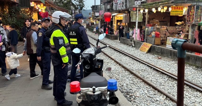 菲籍女遊客平溪十分侵入鐵道遭擦撞 遭函送裁處