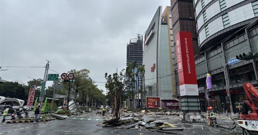台中新光三越氣爆釀4死34傷 消防局：研判瓦斯氣爆