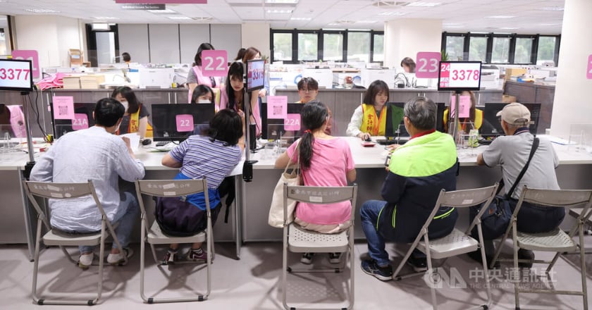 綜所稅報稅首日43萬件已申報 手機報稅成主流