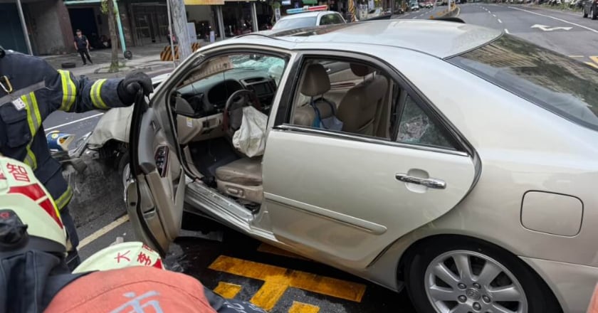 三峽重大車禍3死12傷 78歲肇事者無酒駕事故待釐清