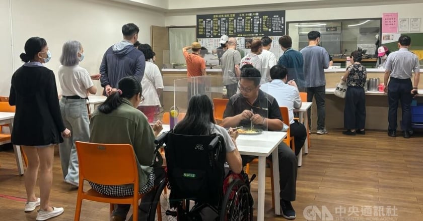 北市298處今起一次性餐具將收費 115年起開罰