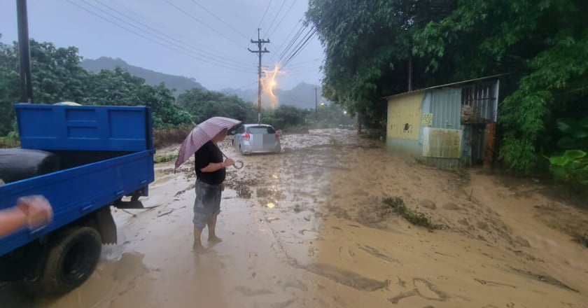 豪雨襲台 山區道路多處中斷 海運31日6航線67航次停航
