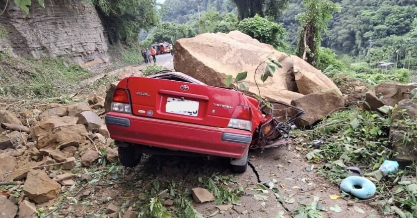 苗栗泰安山壁坍崩巨石砸車 駕駛乘客雙亡