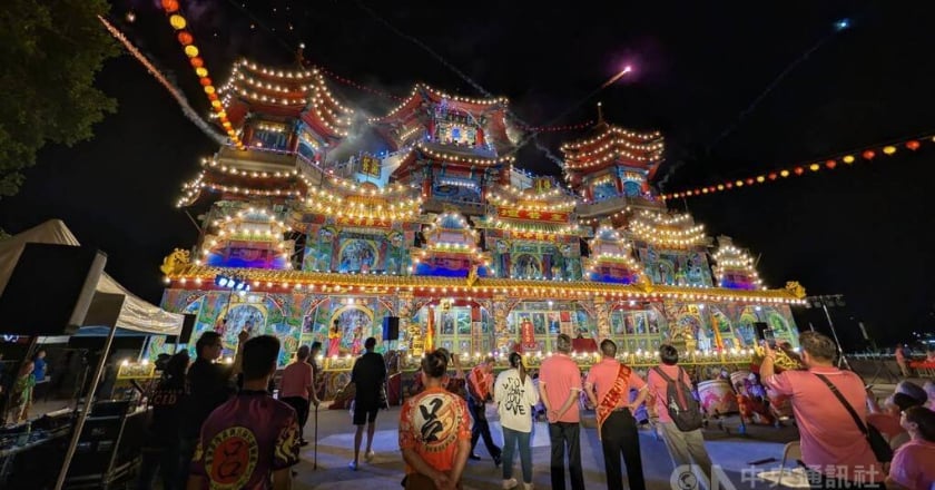 鷄籠中元祭重頭戲今晚放水燈遊行 市區5:30起交通管制