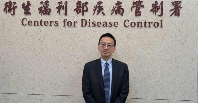 羅一鈞首位防疫醫師升疾管署長 陳亮妤接健保署長