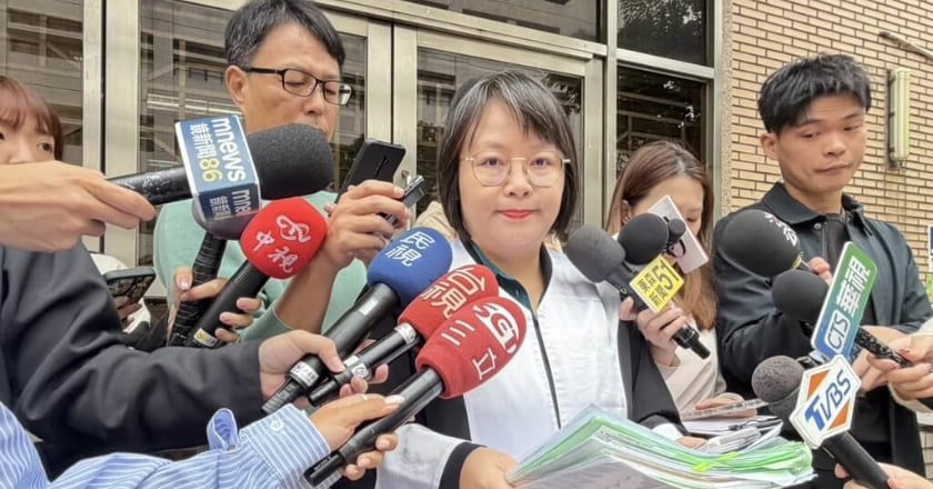 黃子佼涉持兒少性影像 二審判1年6月緩刑4年