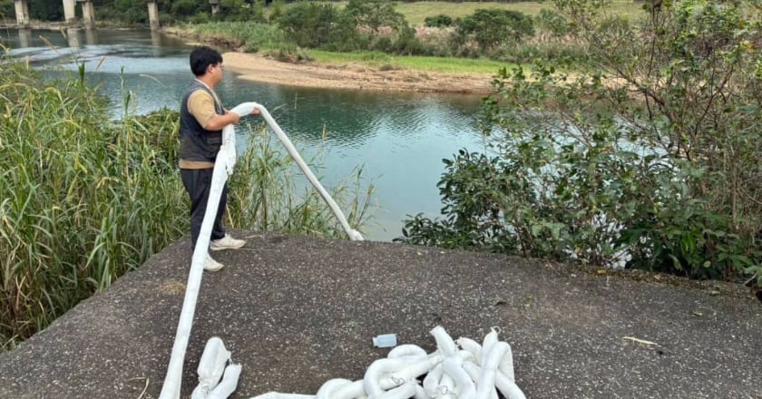 基隆河油污持續 台水：維持供水10天 污染源疑保修廠偷排廢水