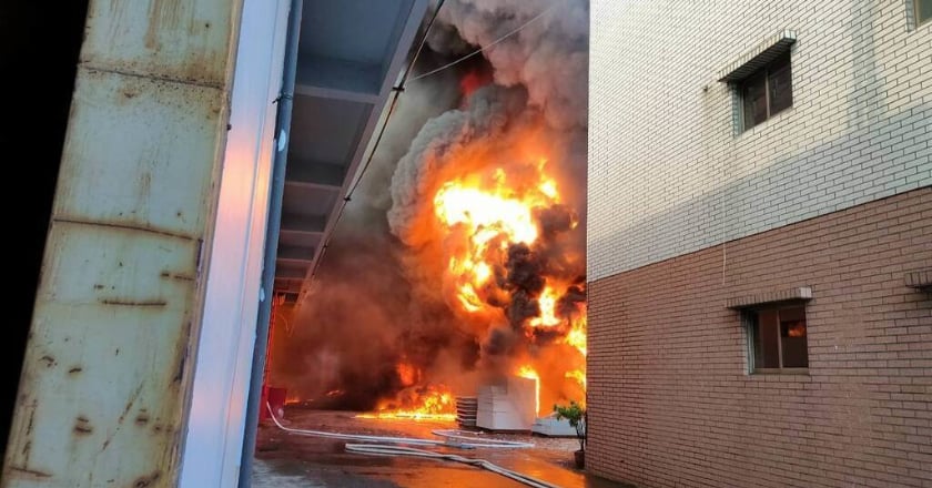 高雄大發工業區工廠火警 環保局開罰 國巨：未影響營運
