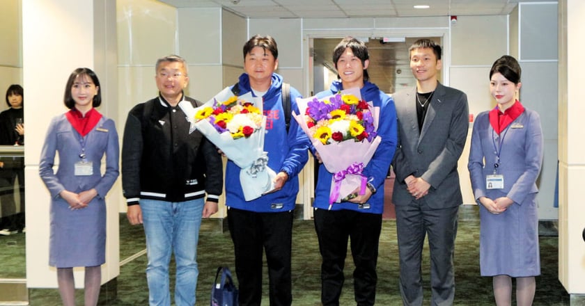 WBC中華隊返台 球迷深夜接機力挺 蔡其昌加發500萬加菜金