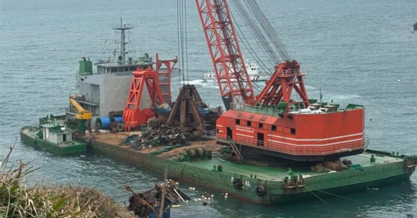 疑施工損台馬海纜 海巡登檢中籍船調查