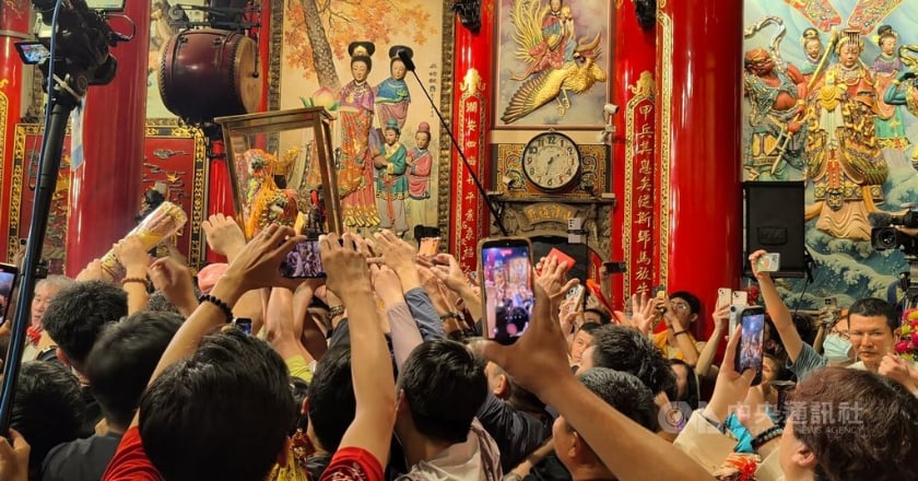 再破紀錄!大甲媽鑾轎凌晨入廟 9天遶境變成11天