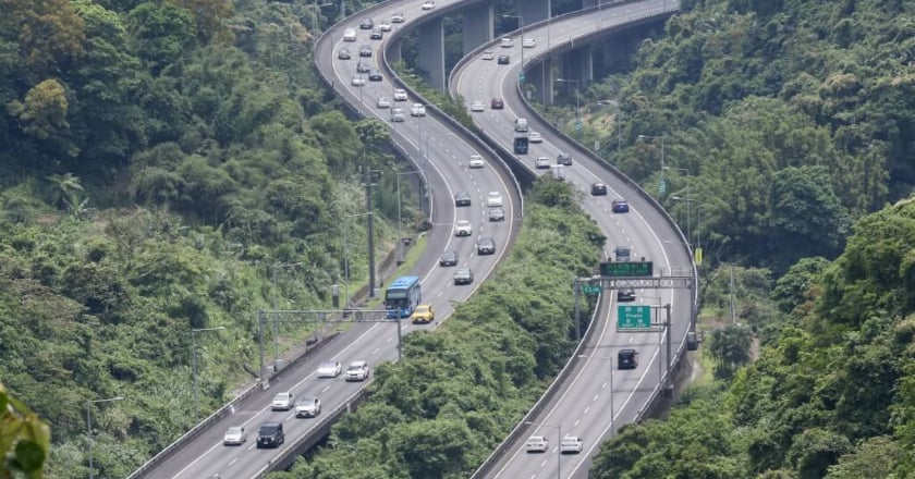 端午連假湧返鄉出遊潮 國道車流增1.3倍、桃機旅客創新高