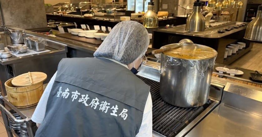 台北旅遊團13人疑食品中毒就醫 南市衛生局採檢釐清原因
