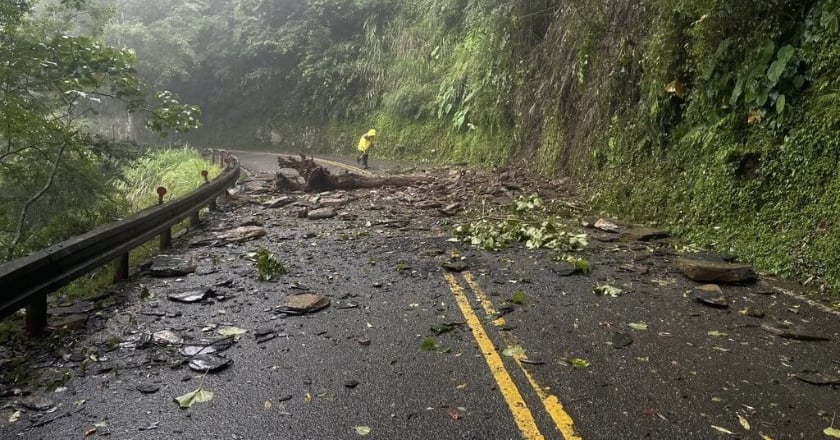 鋒面挾西南氣流 籲民眾勿前往山區 阿里山林鐵今、明停駛