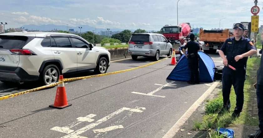 新北土城砂石車右轉撞機車事故 女騎士當場死亡