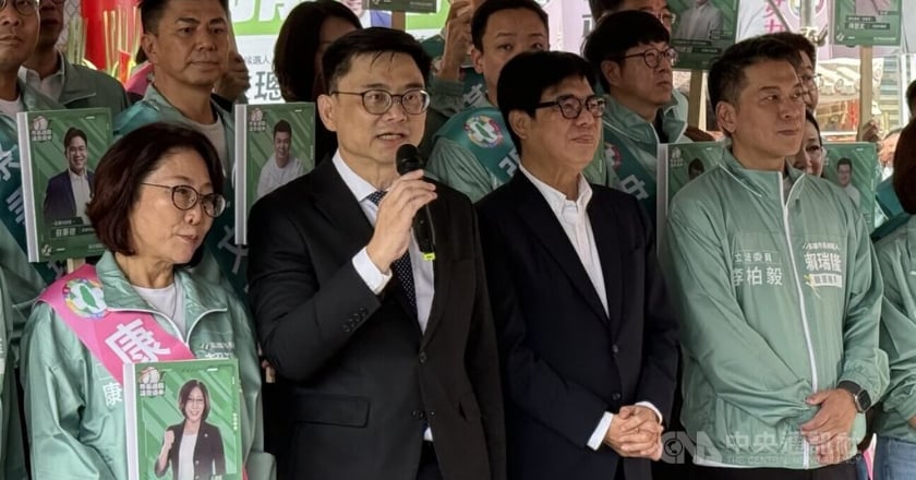 陳其邁陪賴瑞隆登記 喊高雄接棒