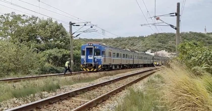 台鐵談文站 男侵入軌道遭區間車撞擊身亡 身分原因待查