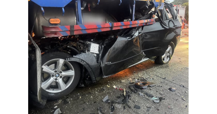 國3台南新化BMW休旅車猛撞大貨車 車頭全毀釀2死