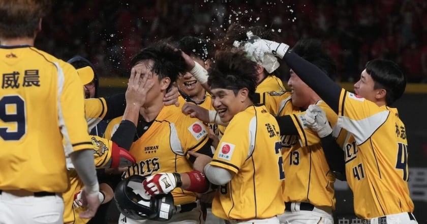台灣大賽G4中信兄弟5比4氣走味全龍 颱風來襲G5恐延賽