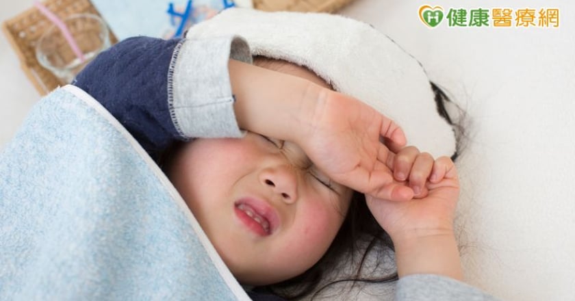 孩子才退燒，又怕泌尿道感染復發？兒童腎臟科醫師提醒三大照護核心