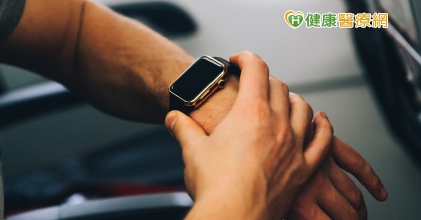 國外研究：智慧手錶可提前7年預測帕金森氏症！