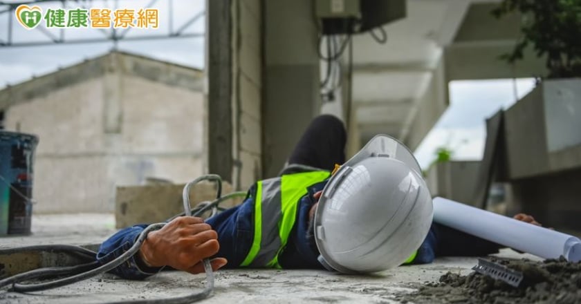觸電心跳停止「旁人別碰！」雙軌救護搶回一命