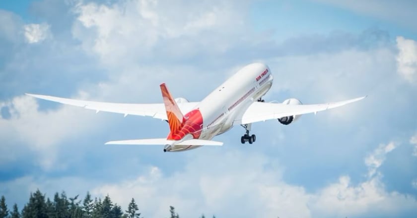 印度航空波音787墜毀 機上逾200人生死不明