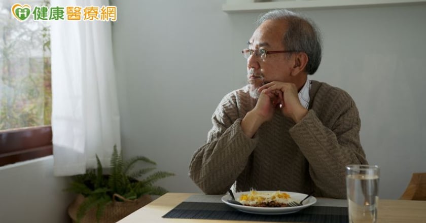 長輩不喝水後果多嚴重?醫示警:恐急性腎衰竭