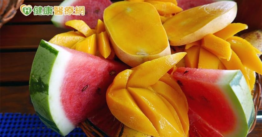 芒果有毒？荔枝上火？西瓜性寒？營養師談夏季水果注意事項