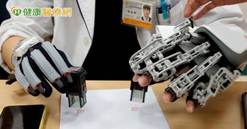 智精準帶動、提升復健成效　「智慧外骨骼機器人系統」超給力
