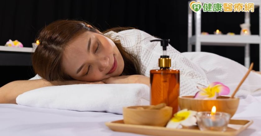 失眠不用只靠酸棗仁! 中醫師教:從腸胃、肩頸、精油三招找回好眠