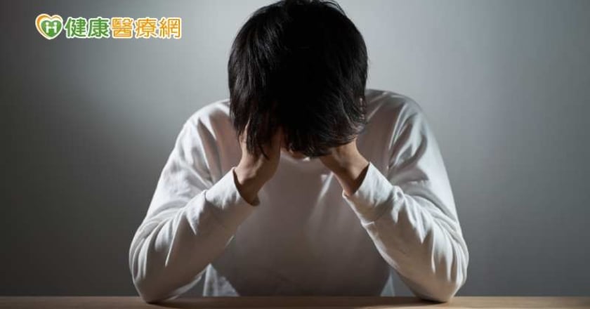 失智症年輕化!年輕型失智「疾病+工作」雙重打擊 哪些資源可支持?