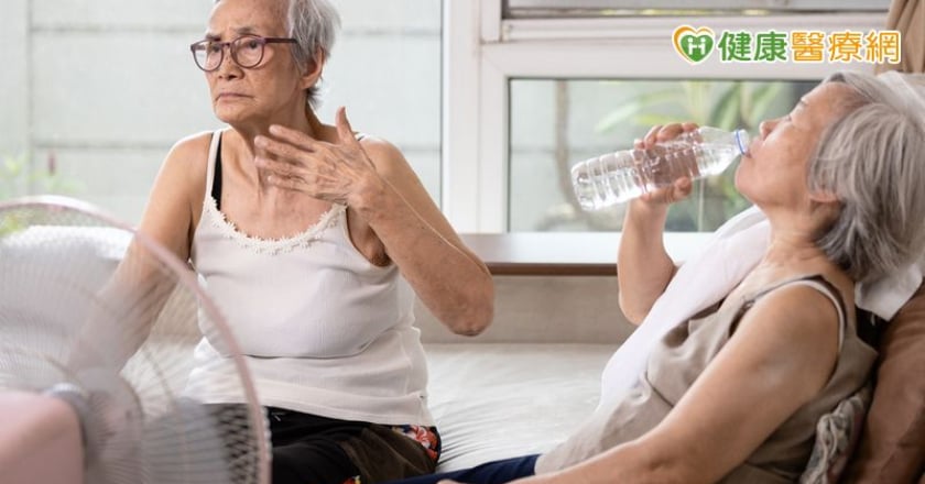 熱到生氣卻堅持不開冷氣?熱壓力恐讓大腦瞻妄風險增 醫教三招降溫