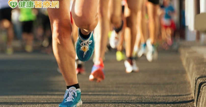路跑後免鐵腿 快按大腿4穴位