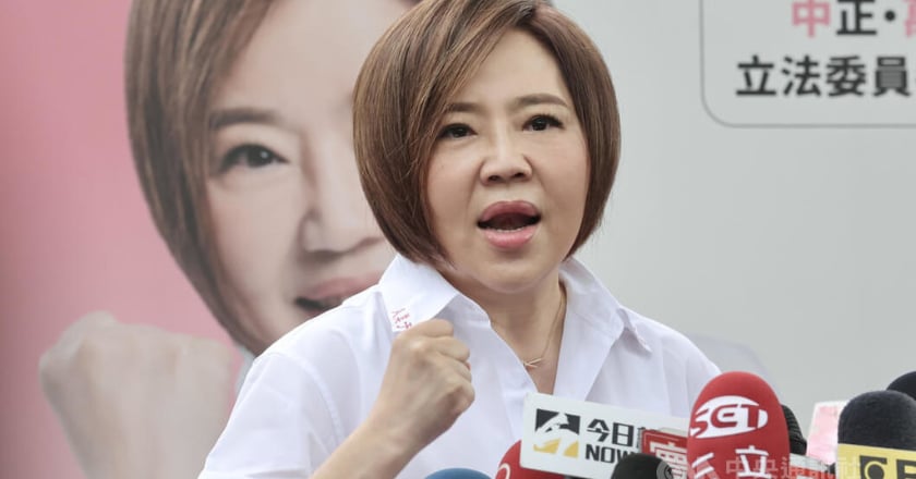于美人無黨籍參選中正萬華立委 幽默創「萬中選一黨」