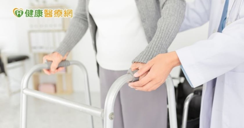 疫情不敢回診？小心中風後併發症　肉毒桿菌素治療助中風復健