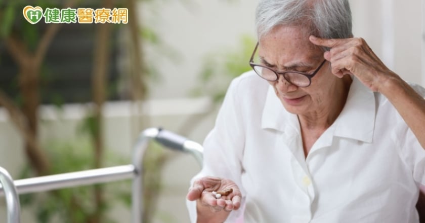 日常突記憶錯亂，是失憶還是失智？ 醫詳細解析