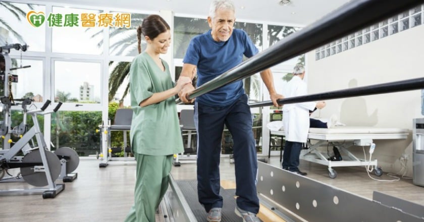 中風積極復建　半身癱瘓一年內可行走