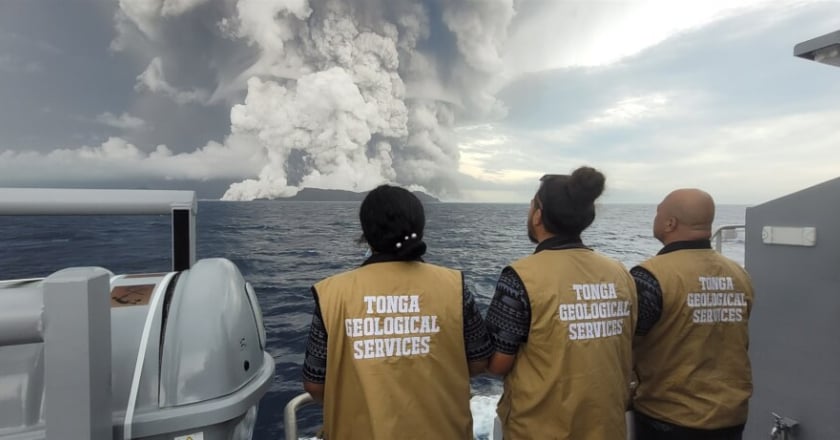 東加火山再次大噴發 海嘯預警中心：觀測到巨浪