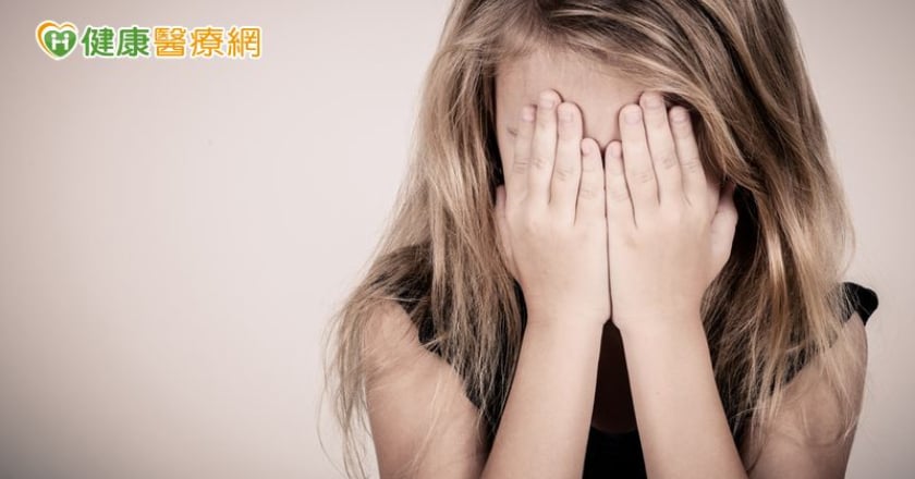 新式高位筋膜拉皮 助「草莓女孩」重展笑顏