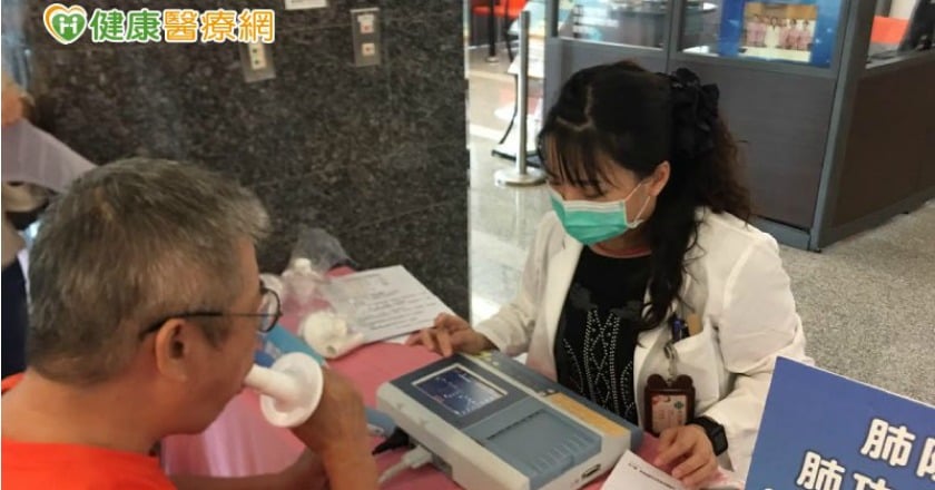 走沒幾步就悶又喘　老了，還是「肺阻塞」?