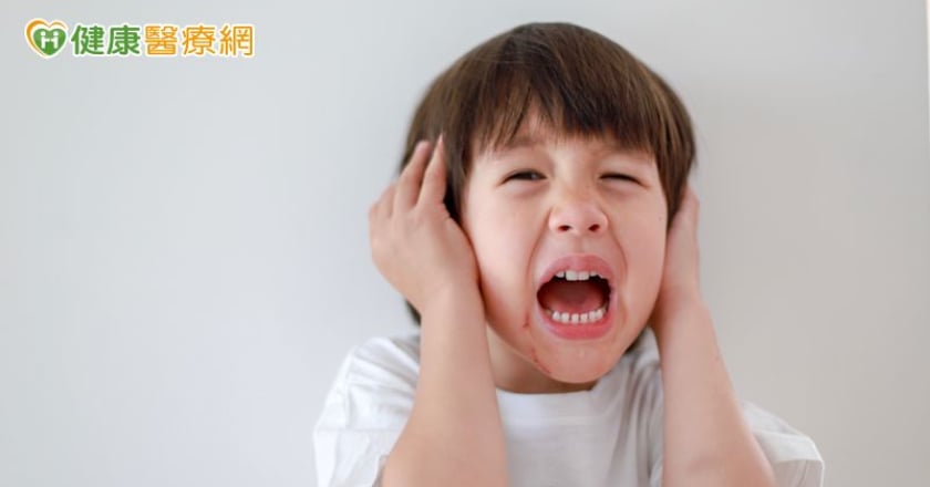中耳炎就愛找上小孩？常見症狀一次了解 拖延恐影響聽力和語言發展！